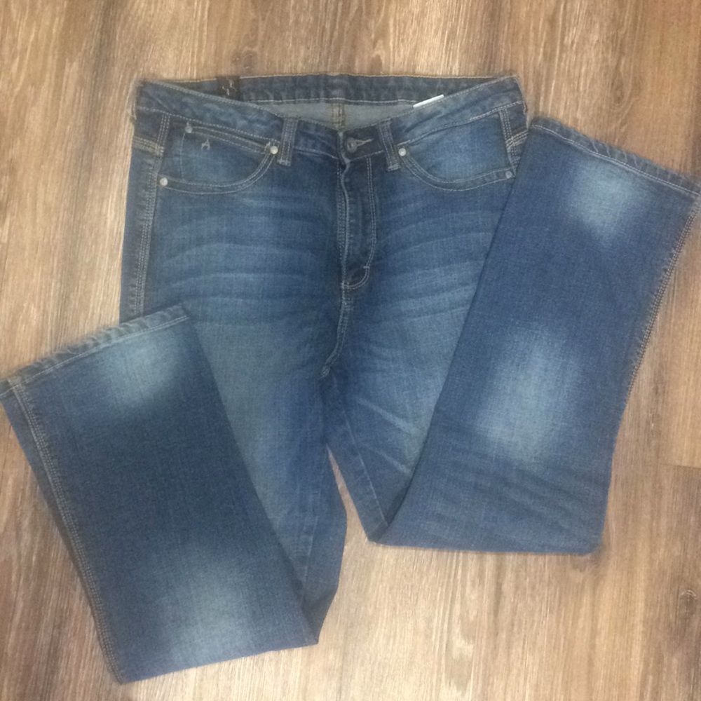 Aura women's jeans size 12 short.